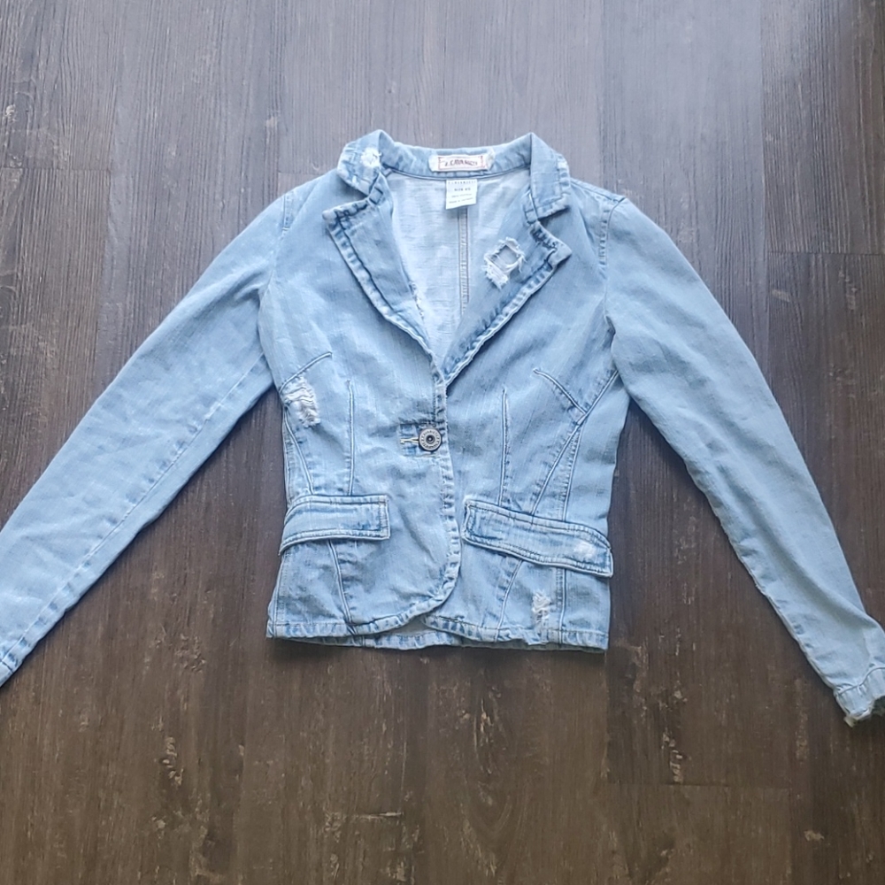 💙🤍 SALE!! Z. CAVARICCI Jean Jacket🤍💙